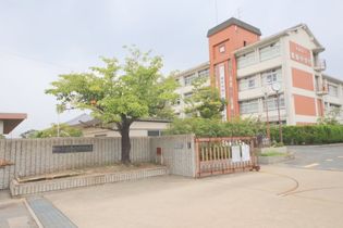 奈良市立都跡中学校(中学校)まで1267m
