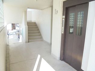 ロイヤルコーポ西明石のエレベーター