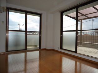 ハイム三鈴の3階の角部屋で南向き。日当たり良好