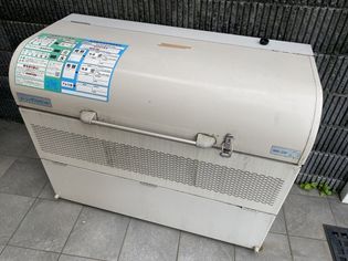 ヨコハマベイハルカスの敷地内ゴミ捨て場