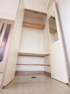 ウインズ三萩野のクローゼット完備。