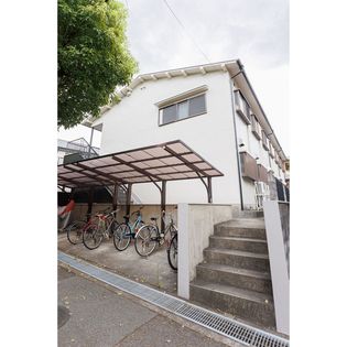 ハイム多摩の清潔なエントランスです