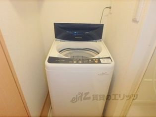 レオパレスビューテラス草内の洗濯機置場