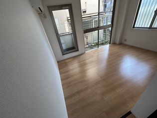 上尾駅西口にはショーサンプラザがありお買い物に便利です!