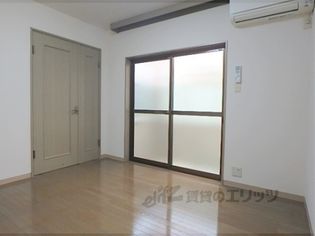 ラトゥールYGの洋室