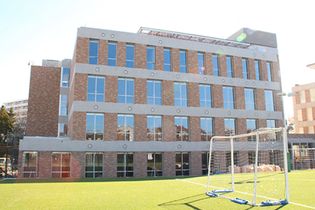 ヤマザキ学園大学(大学・短大)まで1868m