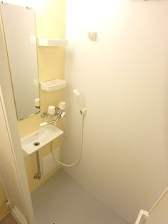 ユナイト金沢八景タントミールの瞳のシャワールームには棚もあり便利です