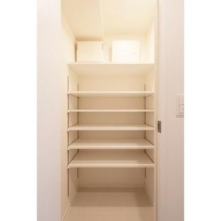 コンフォリア東新宿の画像