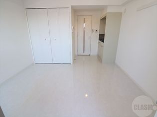 ルーヴェンブルン豊津の9帖の洋室です