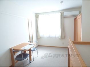 レオパレスグローセの洋室