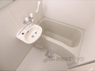 レオパレスグローセのバス