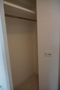 オーキッドレジデンス新大阪のちょっとした収納スペースも充実しています