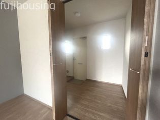 Renoarte Eastの画像