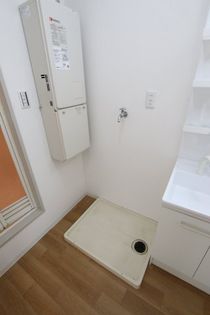 サンハイツBの室内洗濯機置場