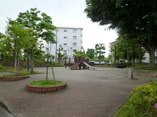 UR霧が丘グリーンタウンの団地内公園・広場