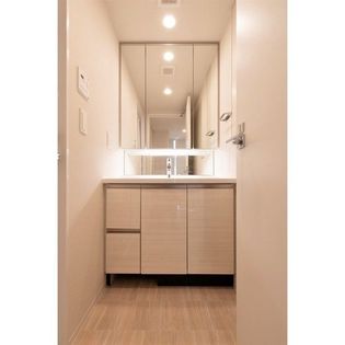 コンフォリア東新宿の画像