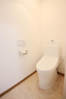 ファーストハイツ今福のウォシュレット付きのトイレ♪