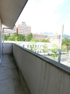 Kコート大学前の日当り良好!洋室と和室から出入りできるバルコニー♪