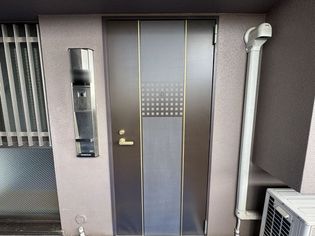 藤和ハイタウンルネポート宇品の玄関
