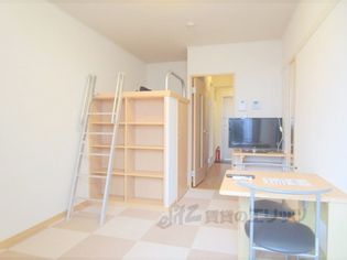 レオパレスALTA5の洋室