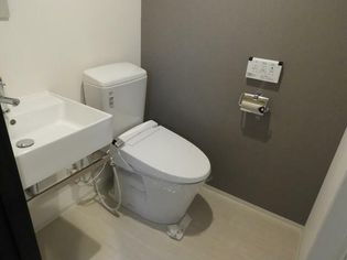 CROSS COURT NAMIKIの清潔感のあるトイレです