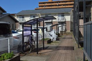 トリコロールハウスの画像