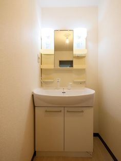 南野マンションのうれしい独立洗面台です