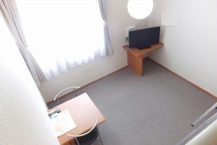 レオパレスヴィラ フローラルの家具家電付きのお部屋です。