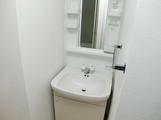 グラヴィス平尾の洗面化粧台