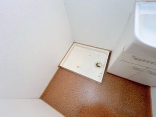 カンタービレの嬉しい室内洗濯機置場。これで洗濯機も長持ちしますね。