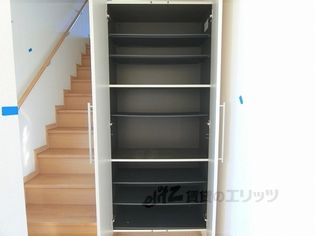 コンプリーションアンソレイエの下駄箱