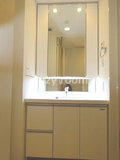 アパートメンツ江坂の朝の身支度には欠かせない独立洗面化粧台