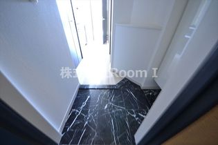 カスタリア堺筋本町のシンプルで使いやすい玄関です