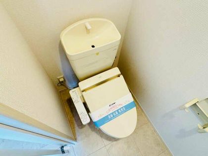 カブキのシャワー付トイレです