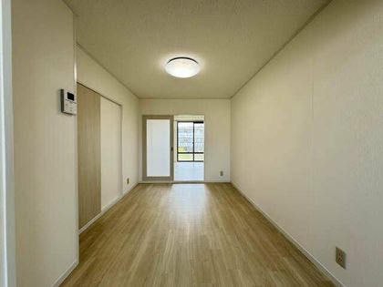 ホワイエはせがわの画像