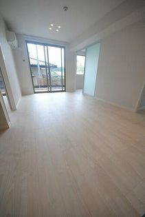 シャーメゾン岩倉南の写真は105号室