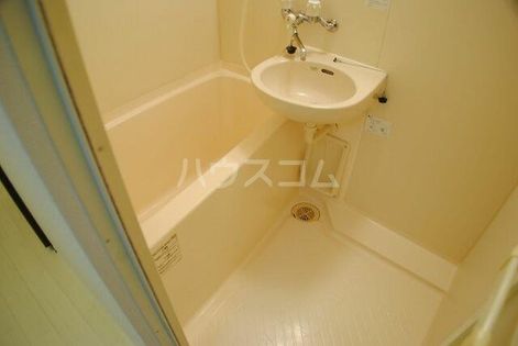 エストゥーディオ・コーモドの画像