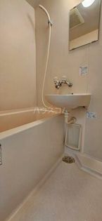 エストゥーディオ・コーモドの画像