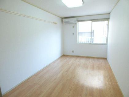 ウイングコートのエアコン付きの1kです。