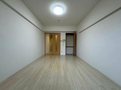 アヴニール新山の画像