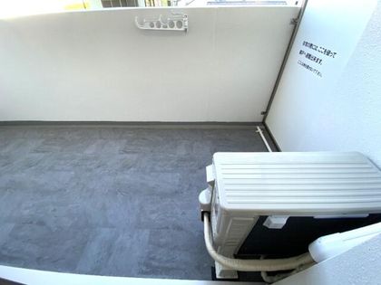 セレニテ十三ミラクのバルコニーはこちらです。