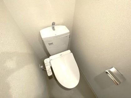 スプランディッド新大阪WESTの上部には棚があり便利です!
