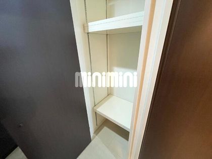 IWATSUKA RISE(岩塚ライズ)の通路の収納棚