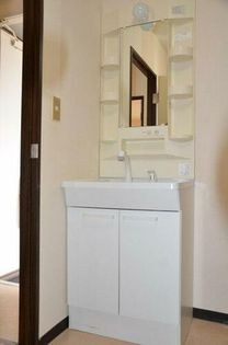 レーベンハイムの洗濯機等も置けるスペースもあります。