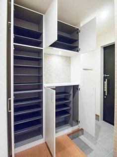 シャーメゾングレイスの玄関には大容量の収納スペースあり。