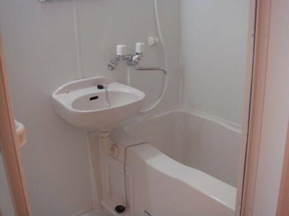 レオパレス大和の浴室乾燥機付きのお風呂です