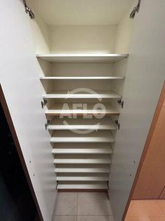 オーキッドレジデンス塚本のオーキッドレジデンス塚本 シューズボックス