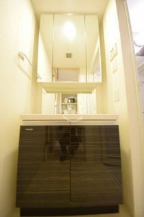 コンフォリア心斎橋EASTのコンフォリア心斎橋EAST 独立洗面化粧台