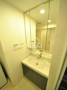 コンフォリア心斎橋EASTのコンフォリア心斎橋EAST 独立洗面台