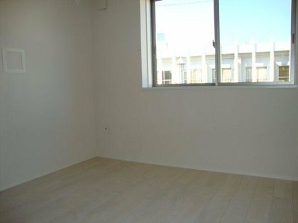 ローズテラスの洋室